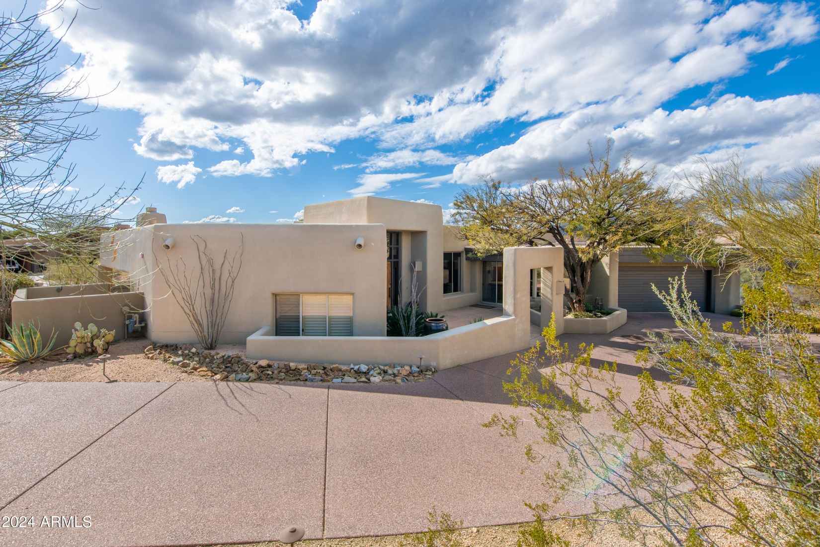 10622 E TAMARISK Way  