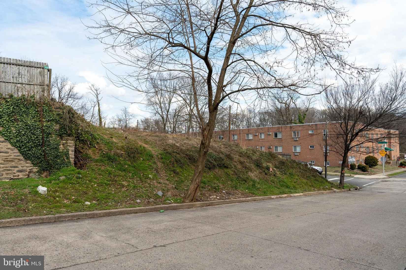 6000 N HUTCHINSON ST  