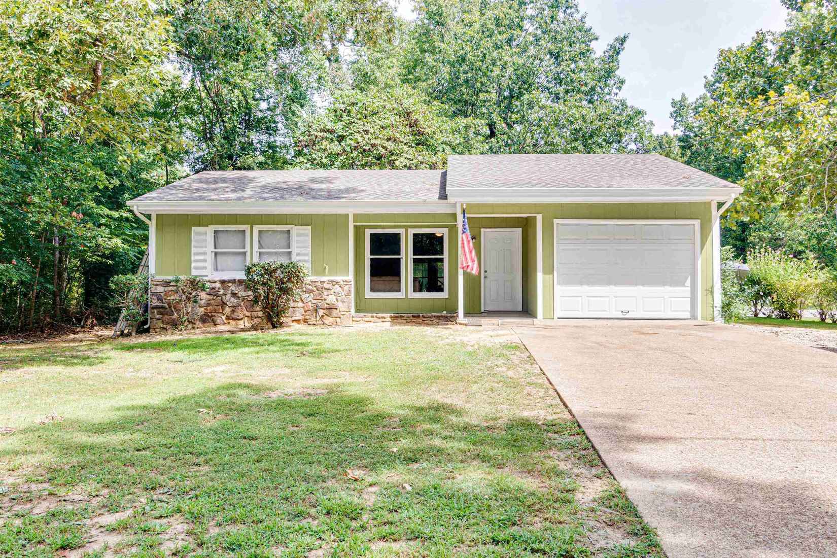 35 Dakota Dr  