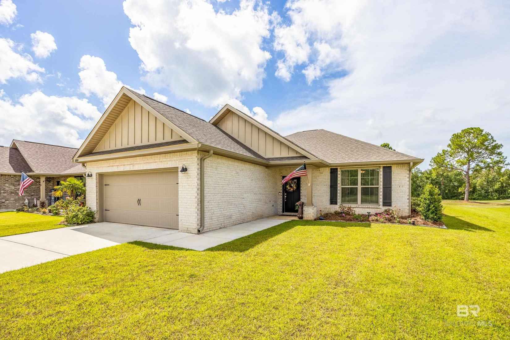 10004 Lakeview Dr  