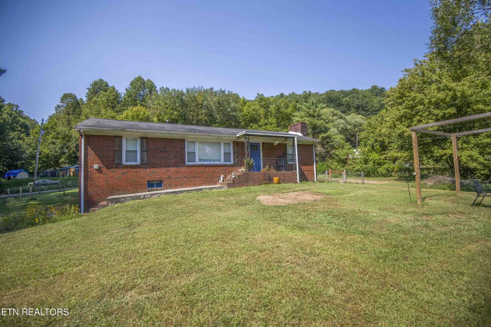 1909 MCSPADDEN RD  