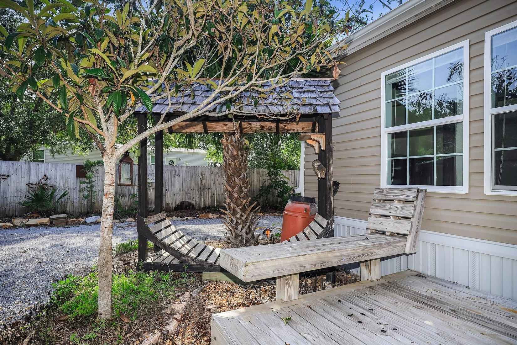422 Peachtree Cir  