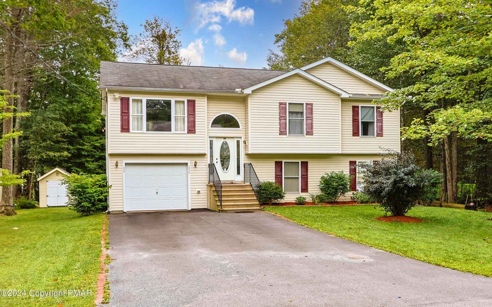 825 Trafalgar Rd  