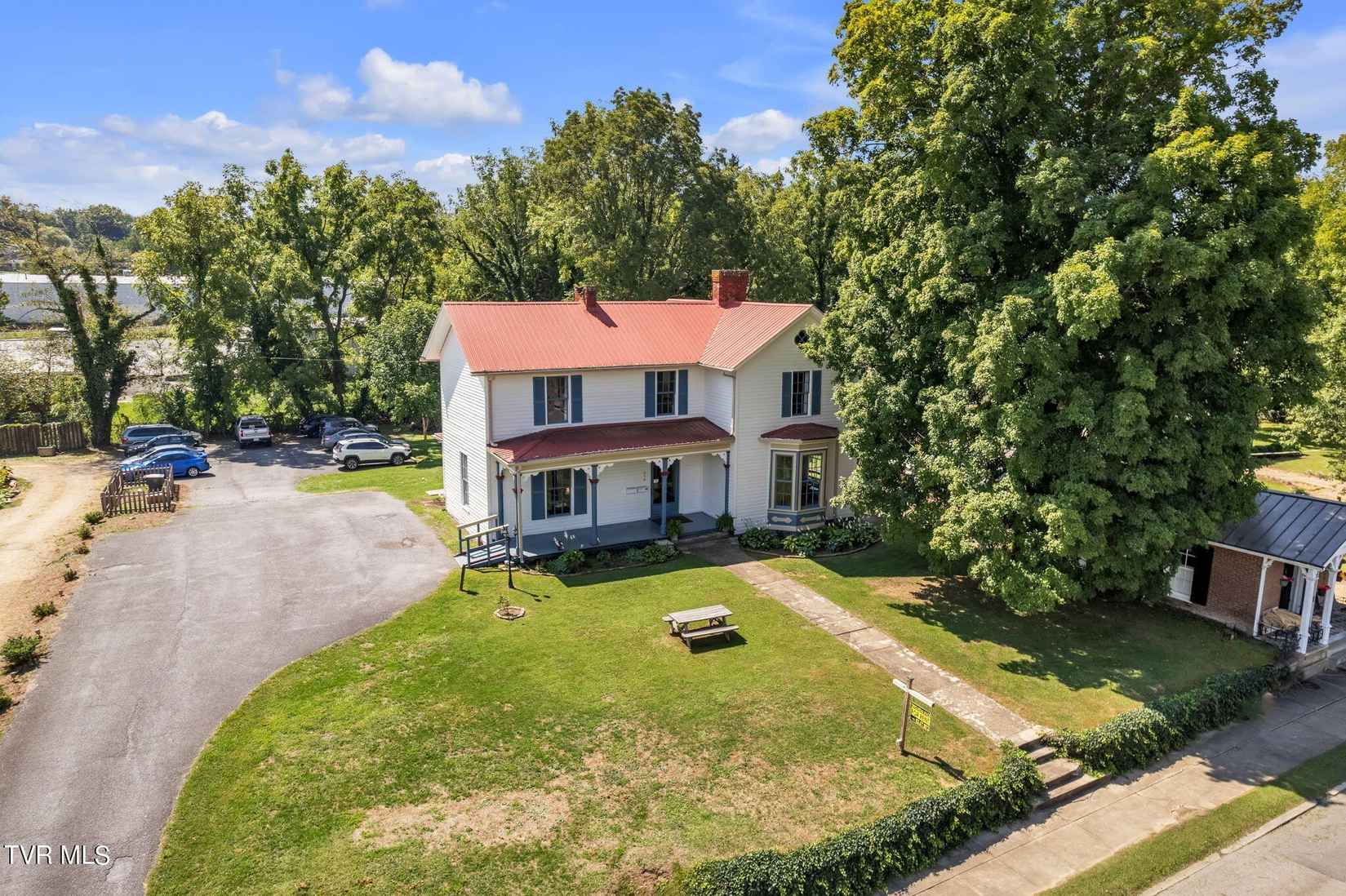 370 East Main St  