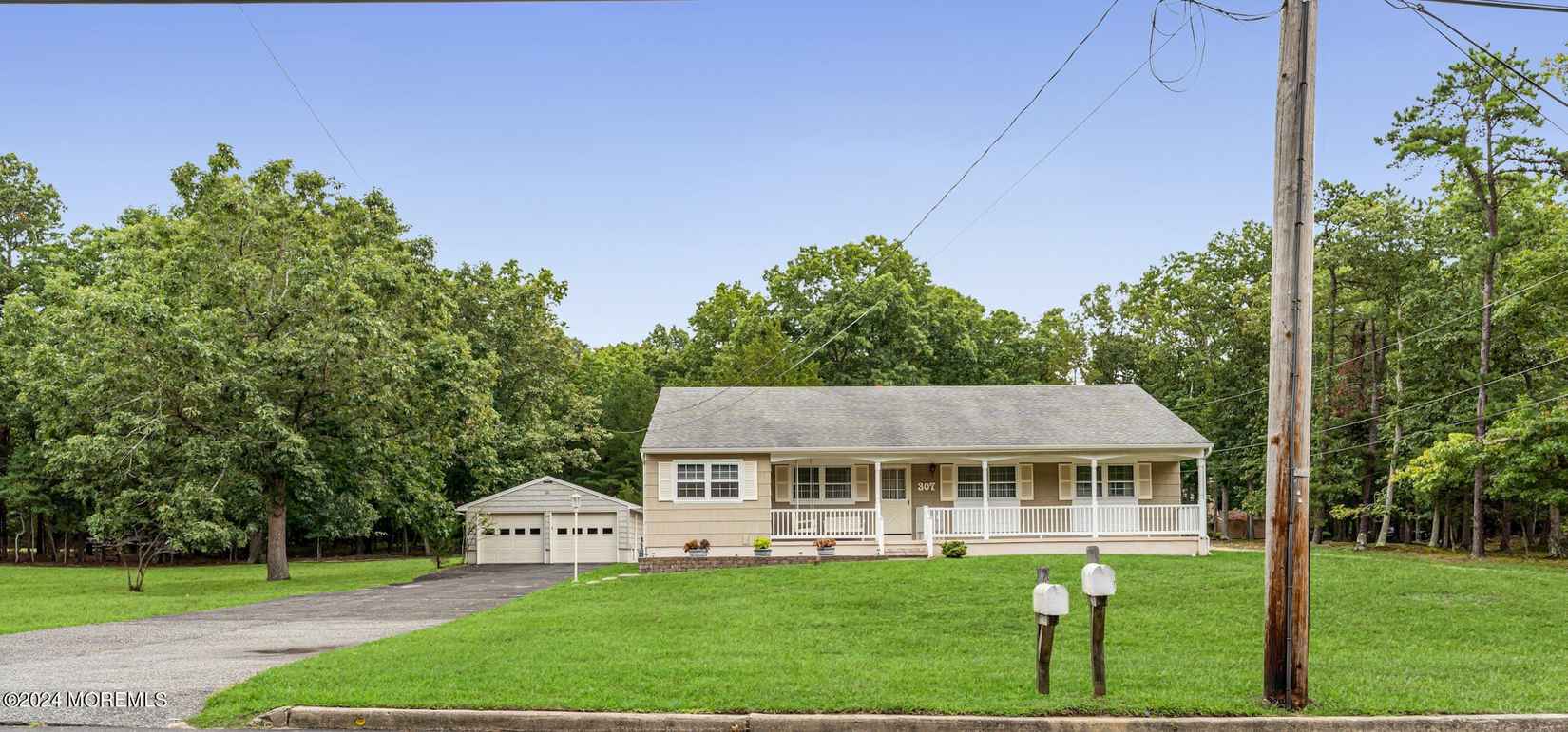 307 Clearstream Rd  