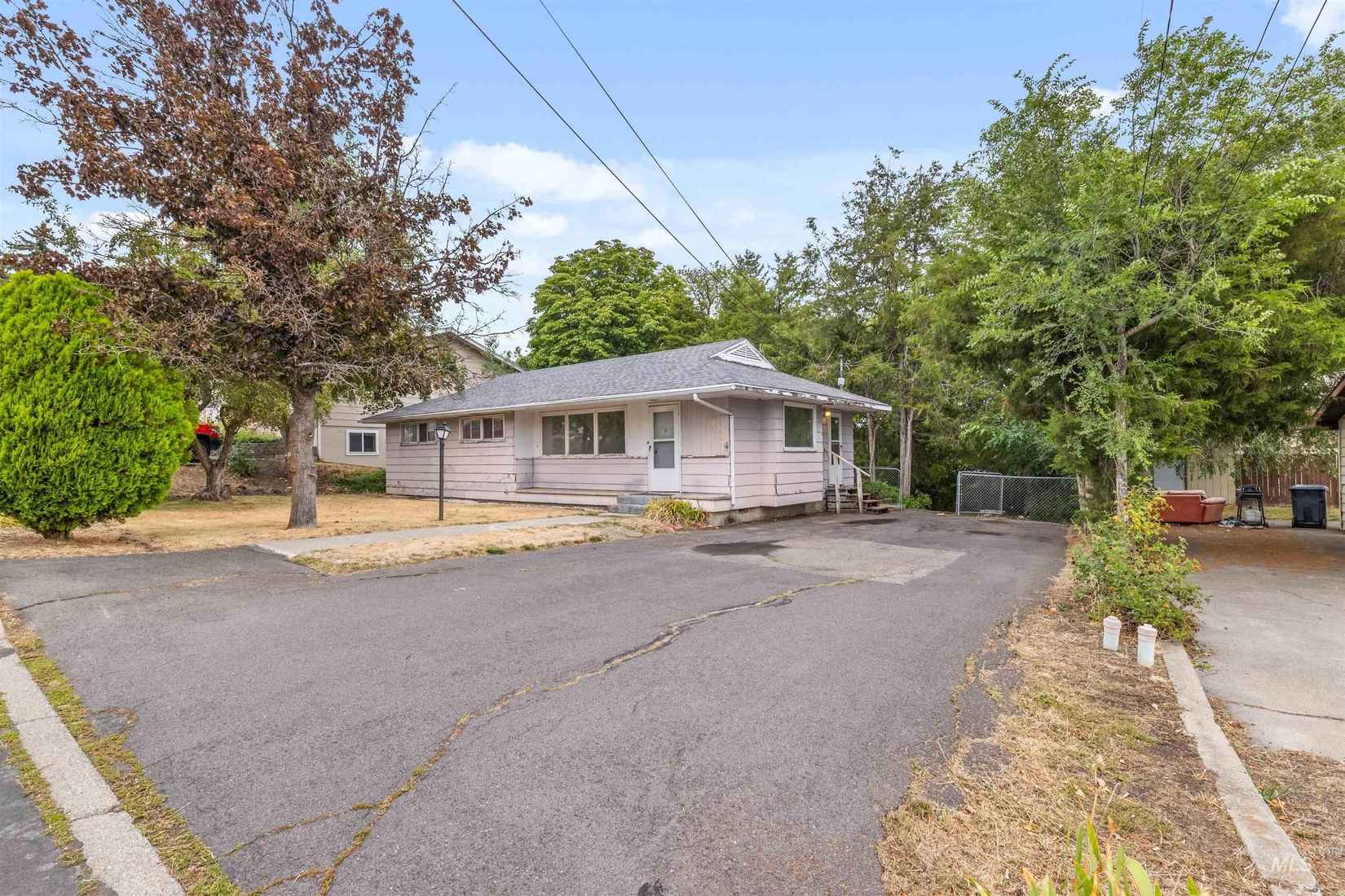 738 Brent Dr  