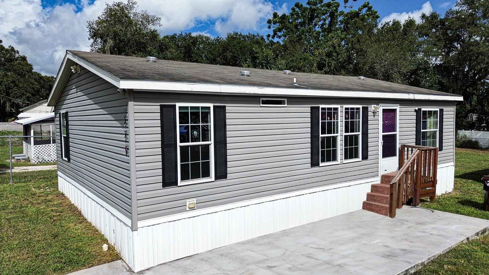 226 W Bullard Ave  