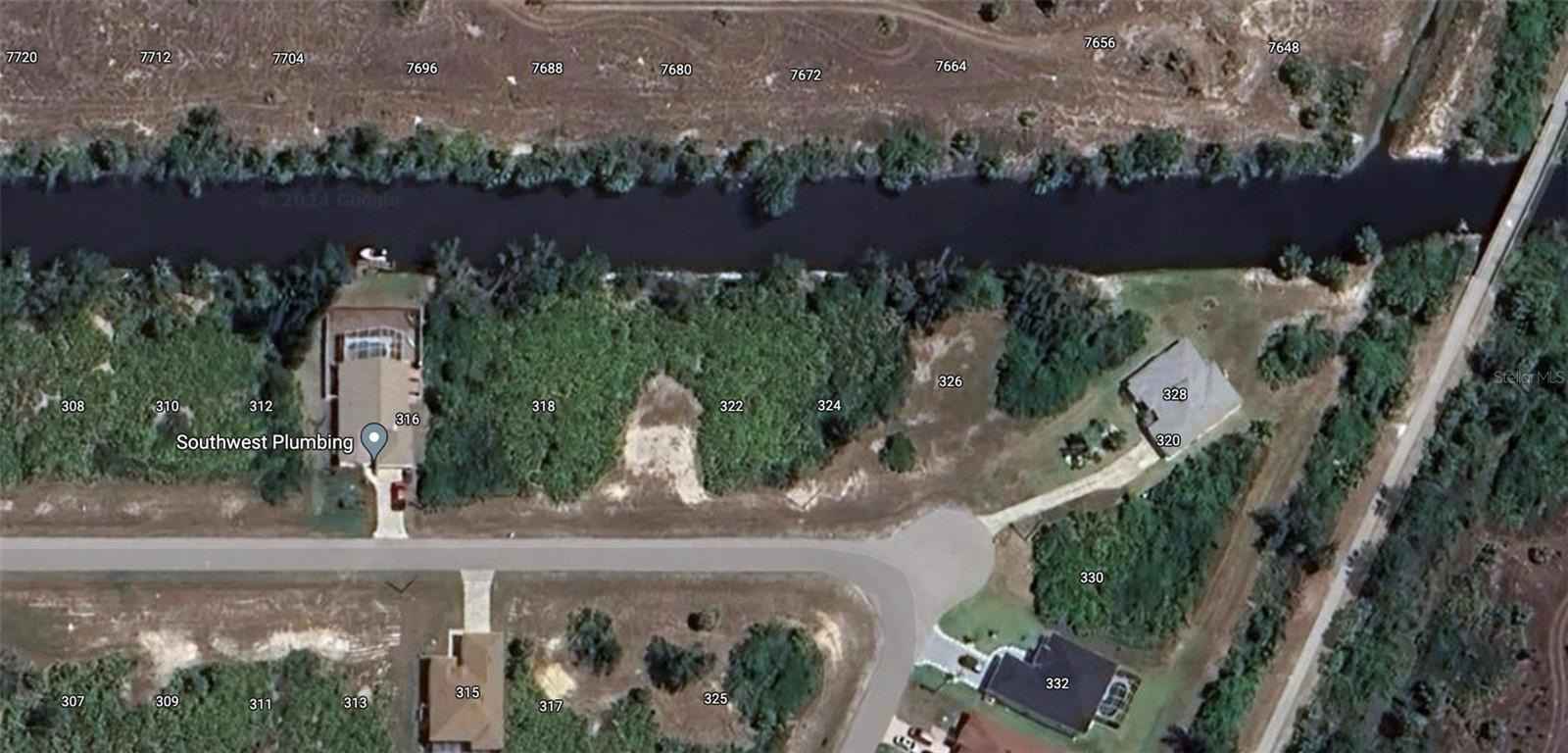 320 BAYTREE Dr  