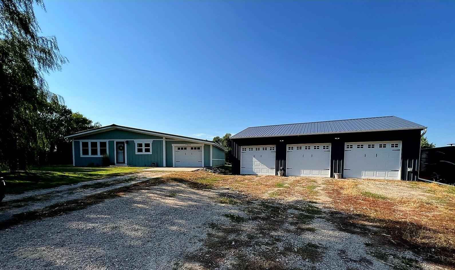 12853 W Pleasant Vly Dr  