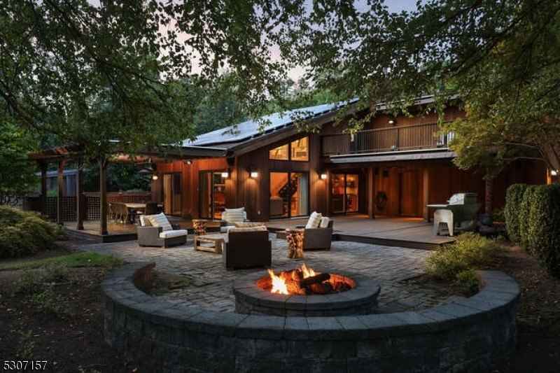 130 Wichser Ln W  