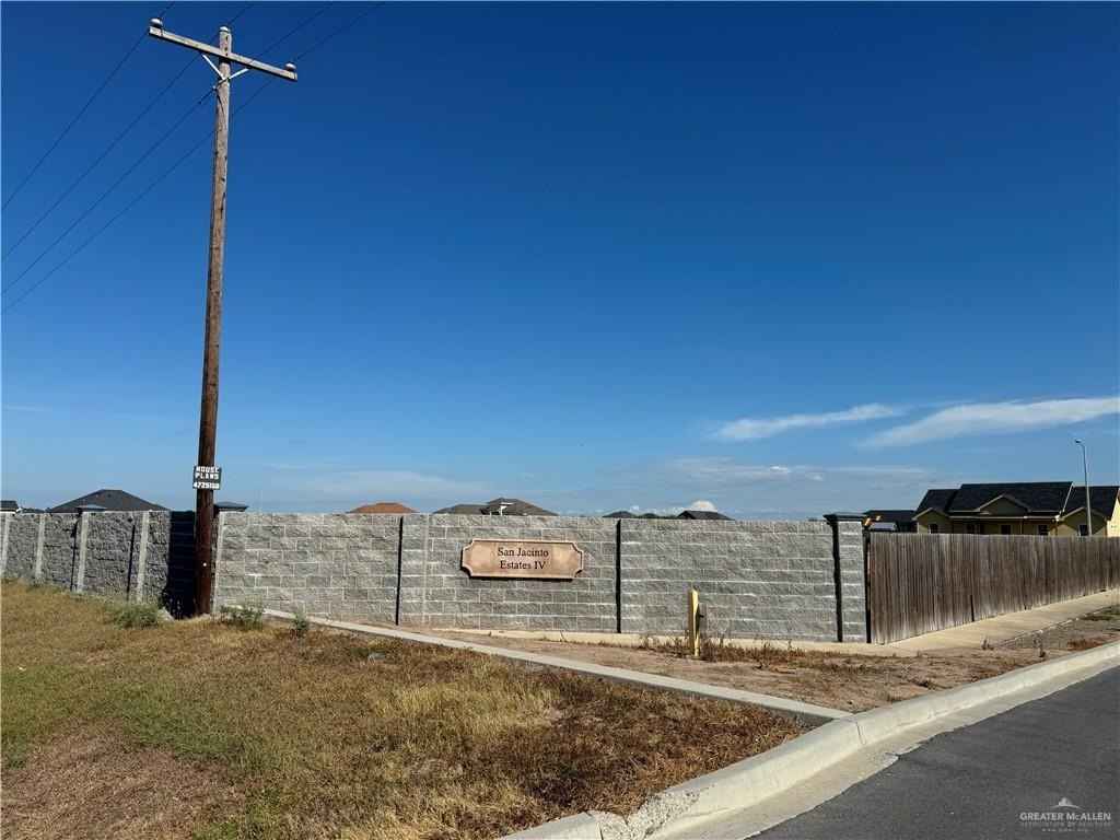 11016 Luisa Cir North  