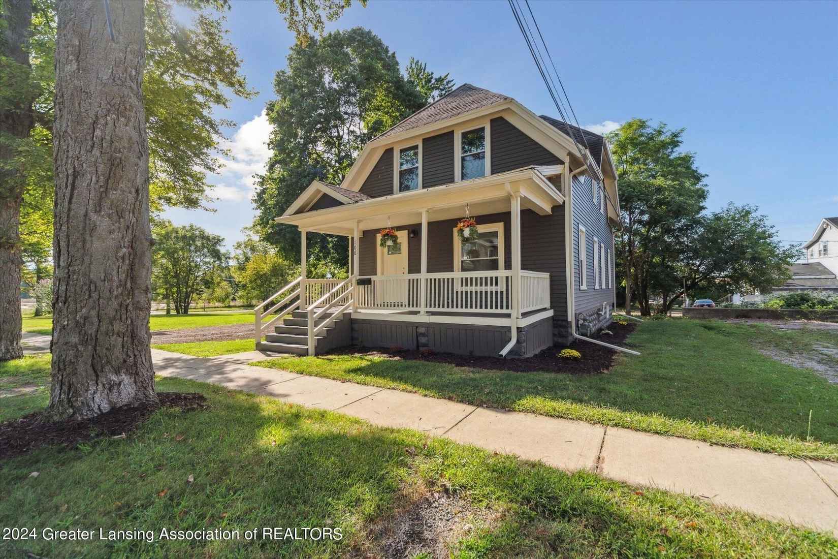 106 E Mulberry St  