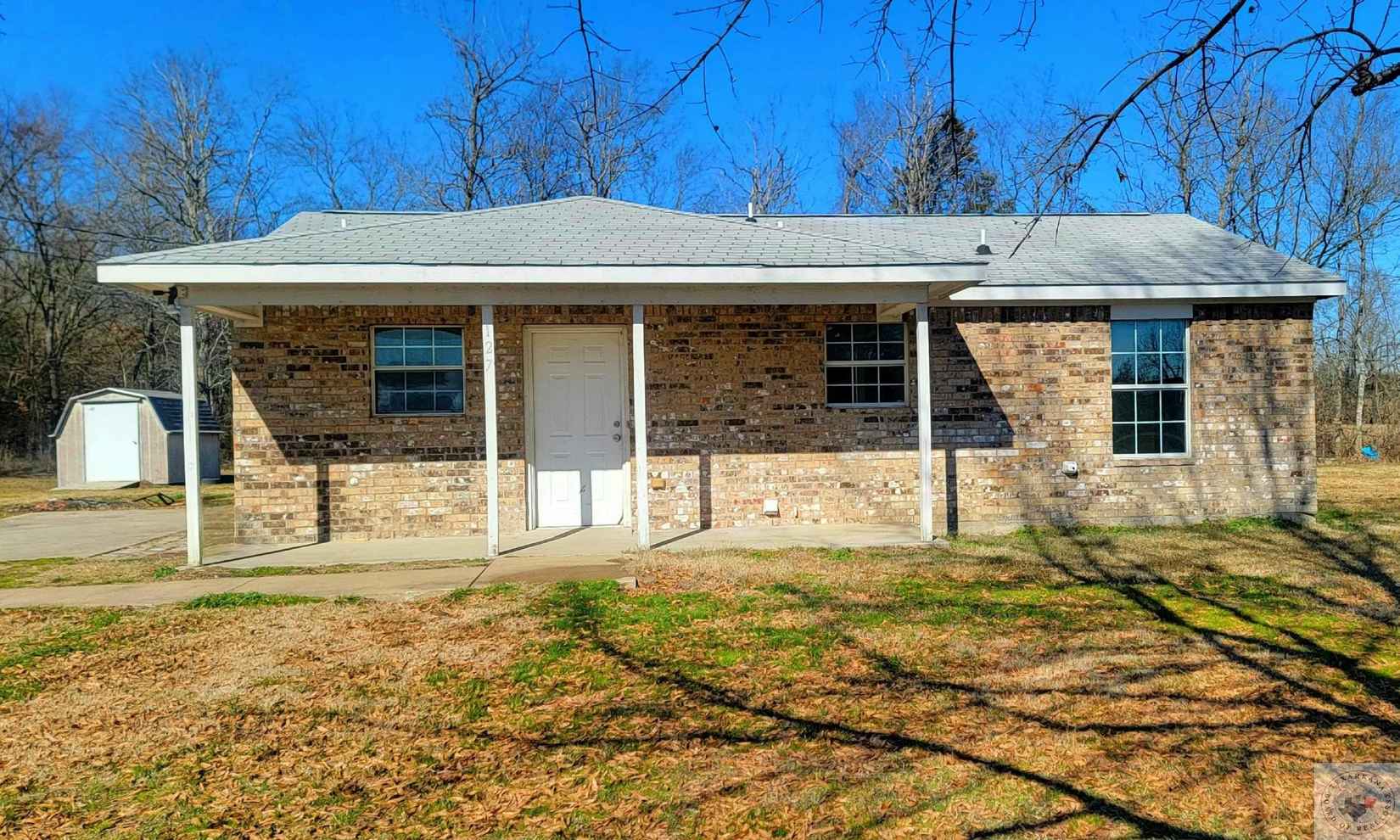 127 E Hwy 82  
