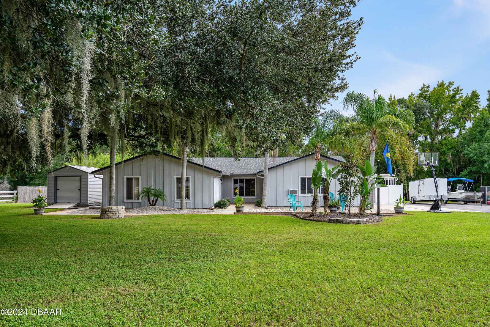 235 Country Circle Dr E  