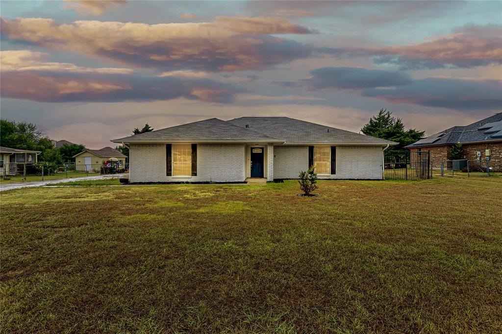 415 Bluebonnet Ln  