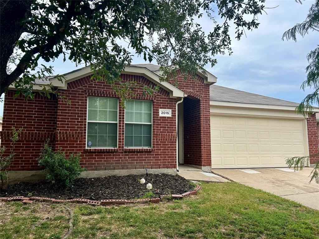2015 Fairview Dr  