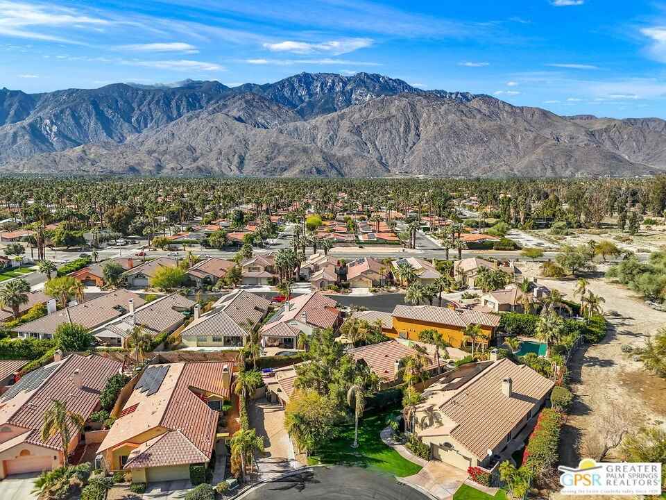 1355 Emerald Ct  