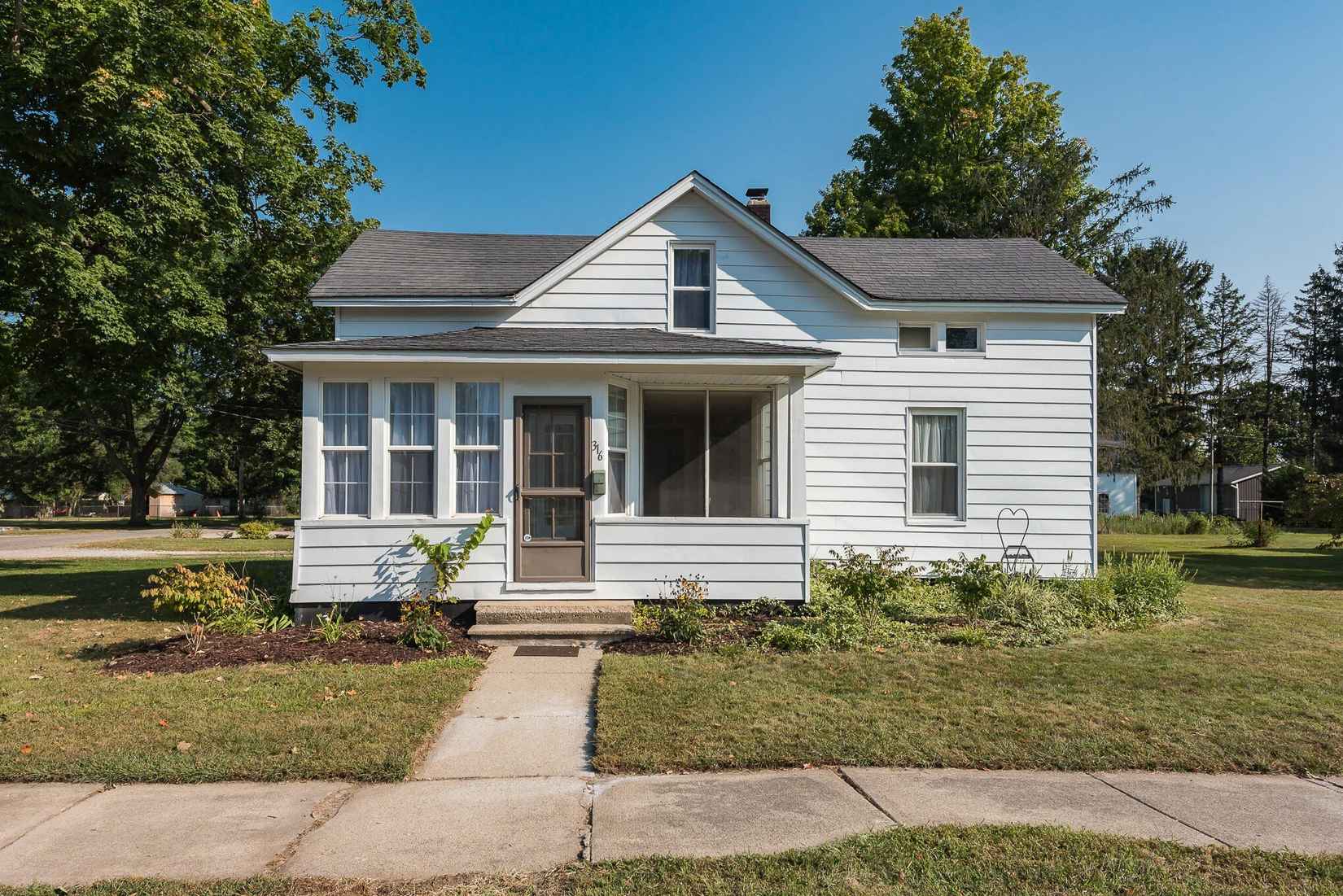 316 W Cherry St  
