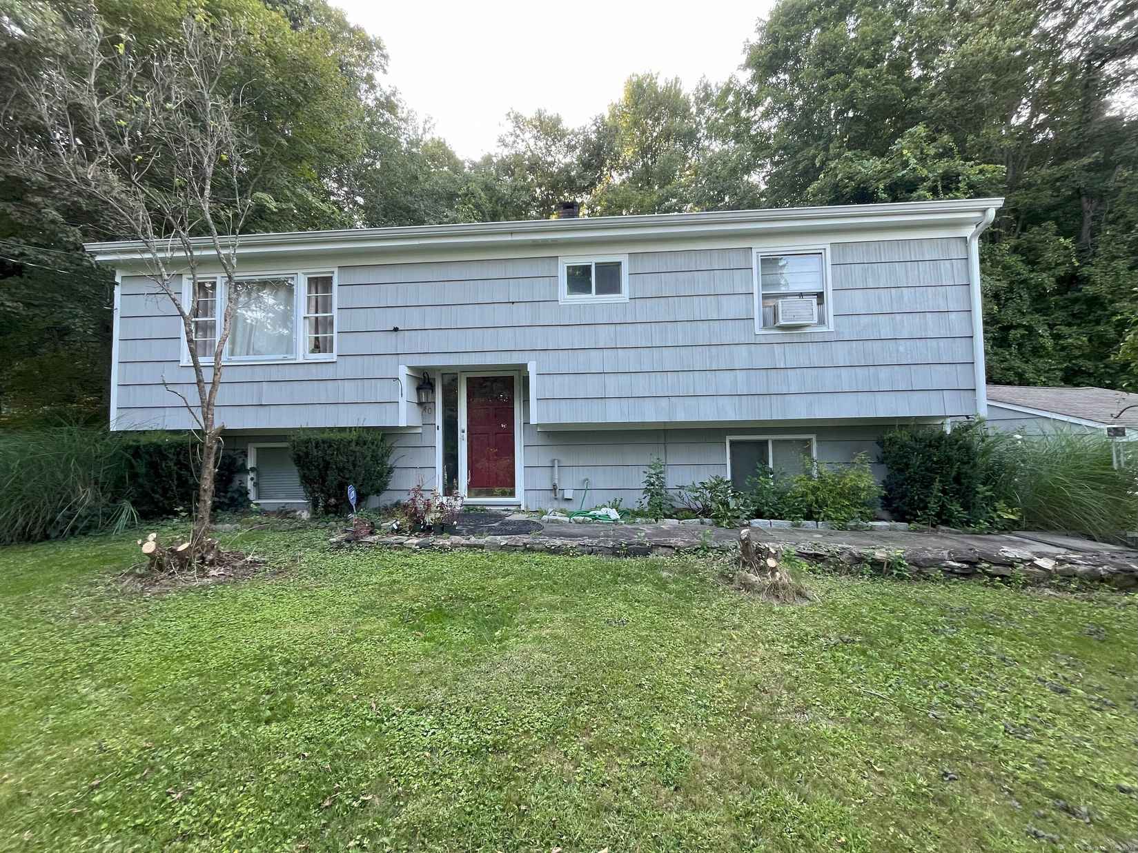 40 Overlook Dr  