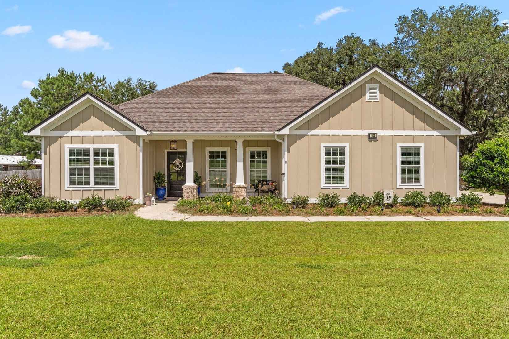 231 N White Oak Dr  
