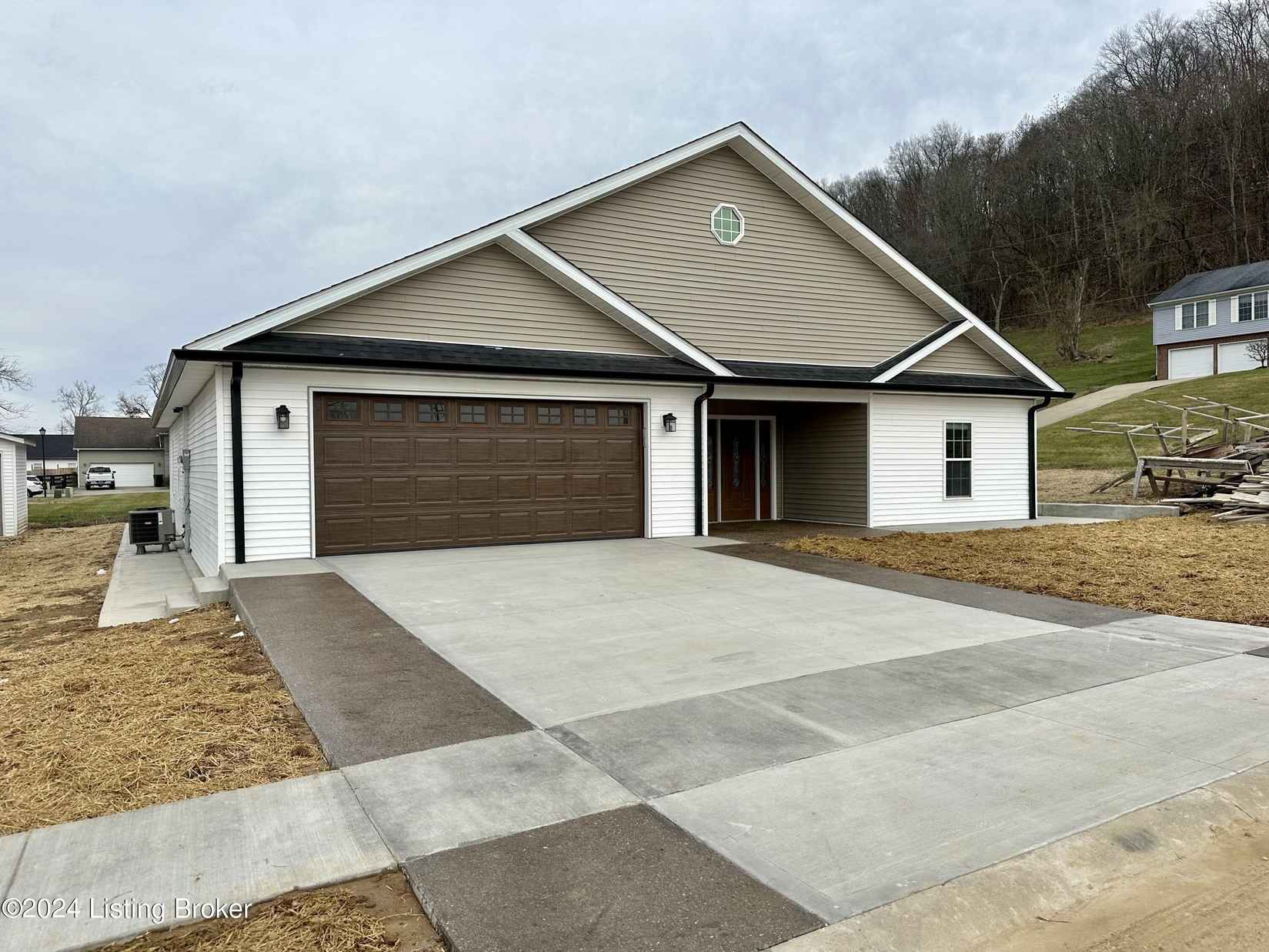 602 Evergreen Ct  