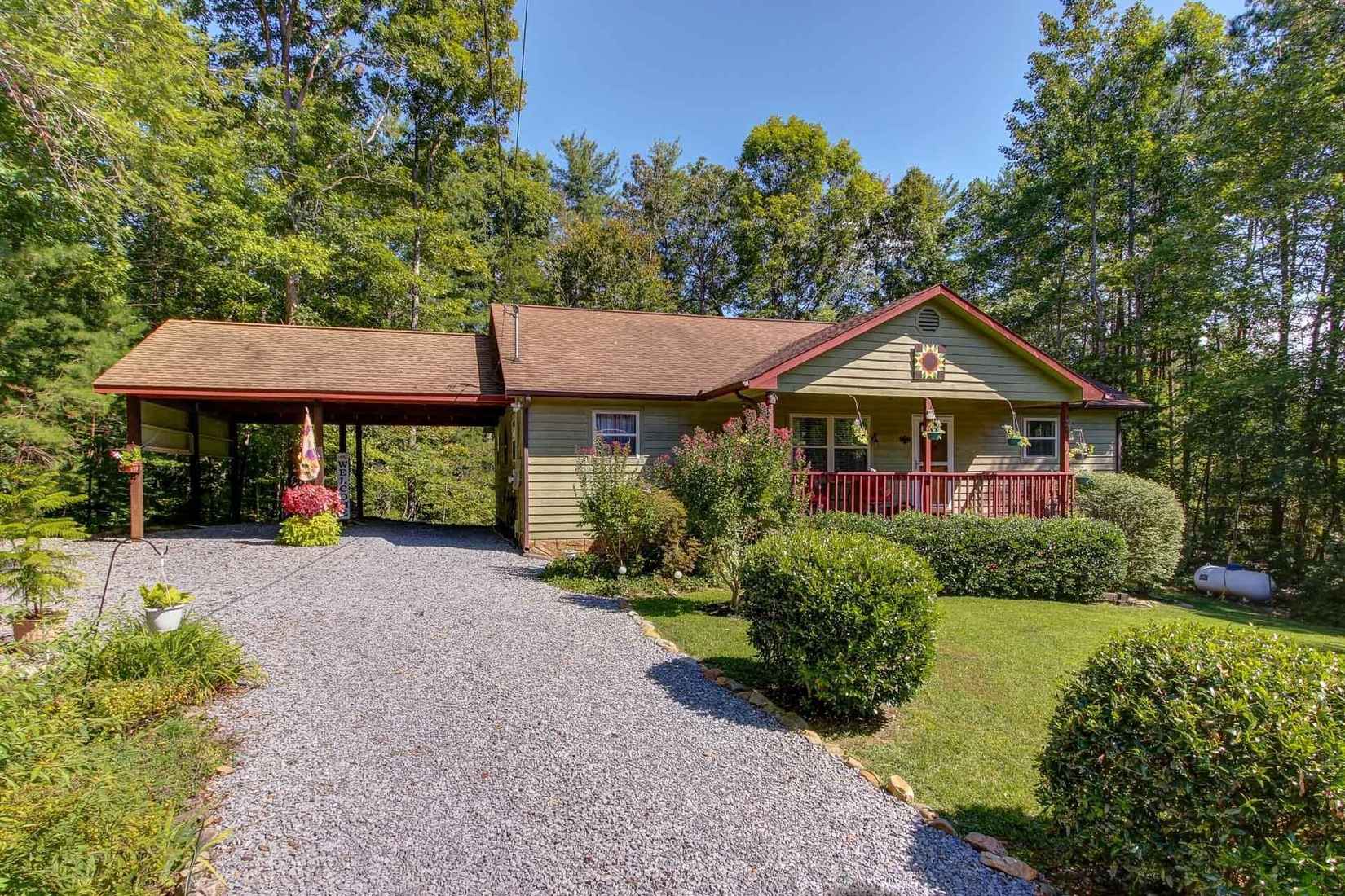 170 Pine Hollow Way  