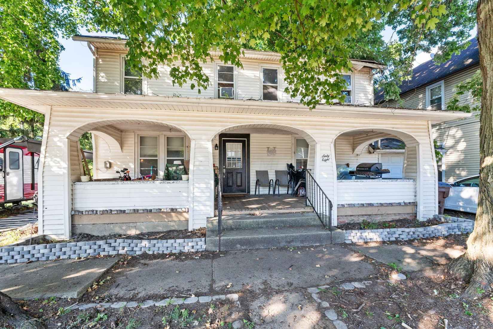 68 W State St  
