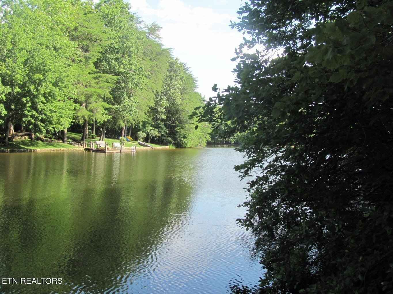 135 Hedgewood Pt  