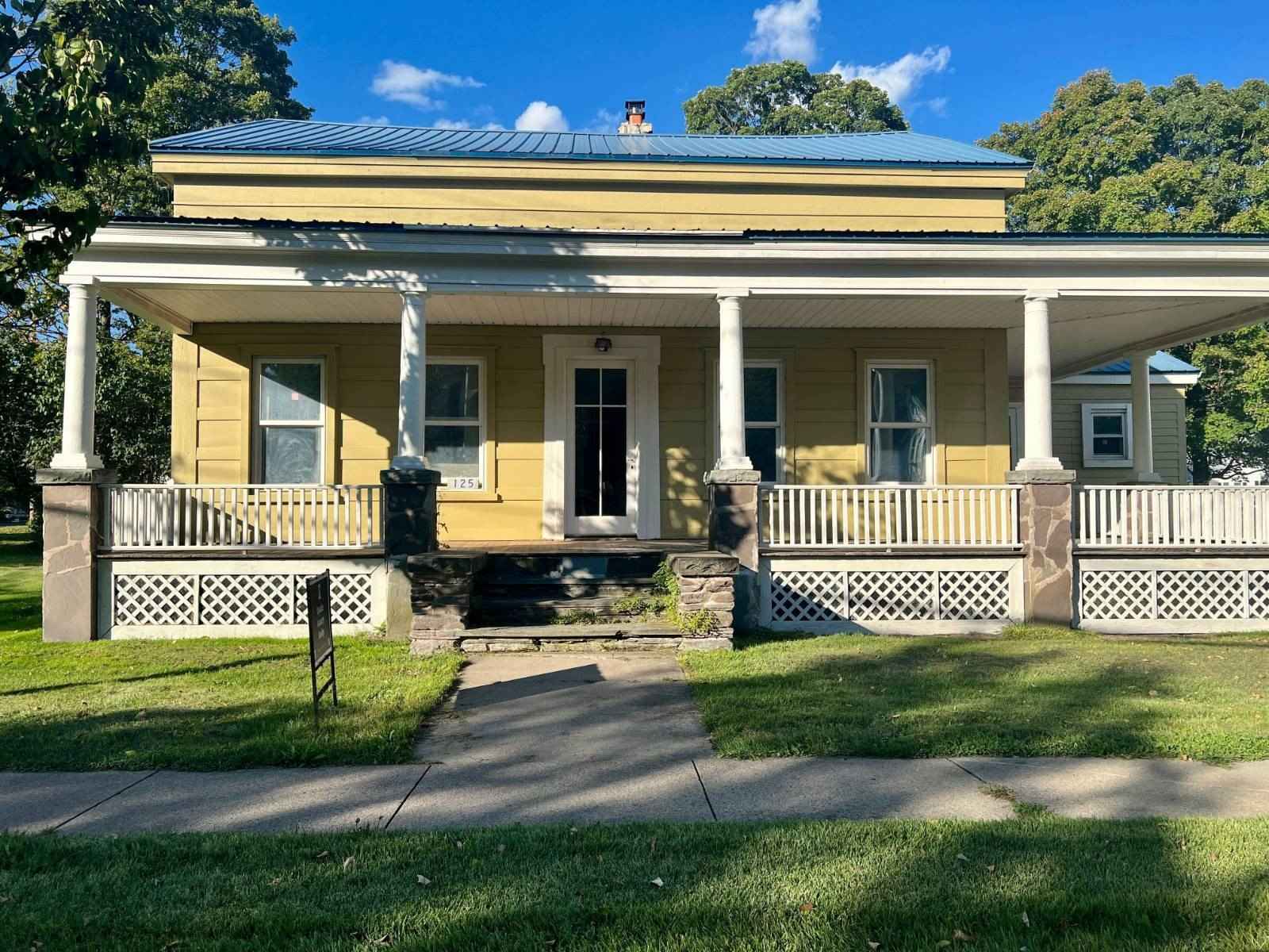 125 Water St  