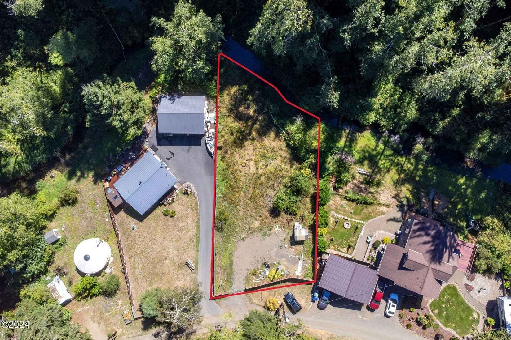 1359 N Alvord  