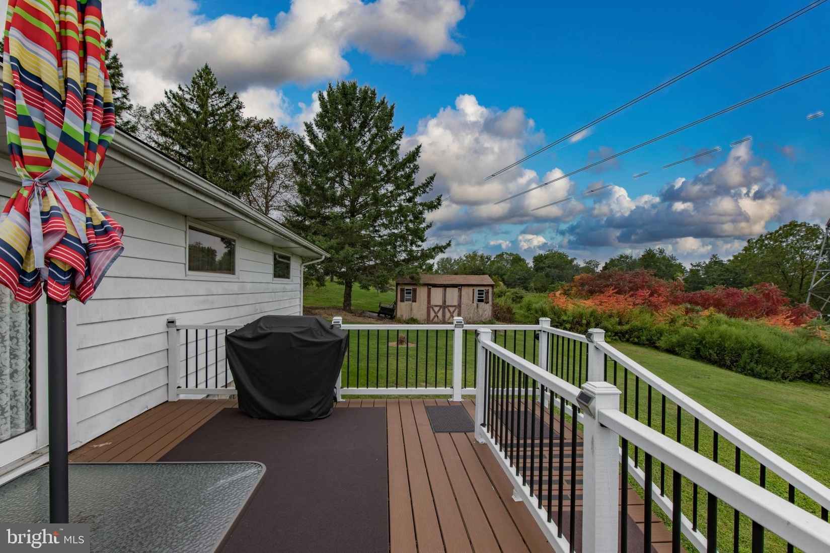 415 S Hokendauqua Dr  