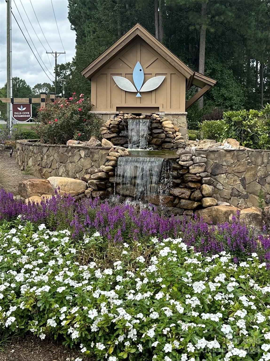 206 Streamwood Rd  