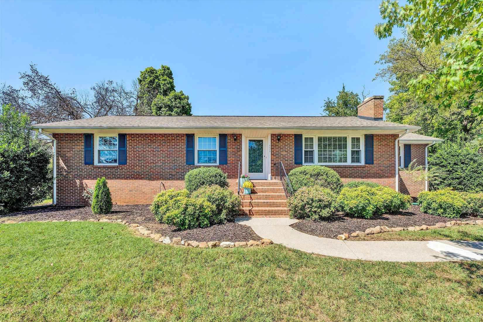 531 W Carrollton AVE  