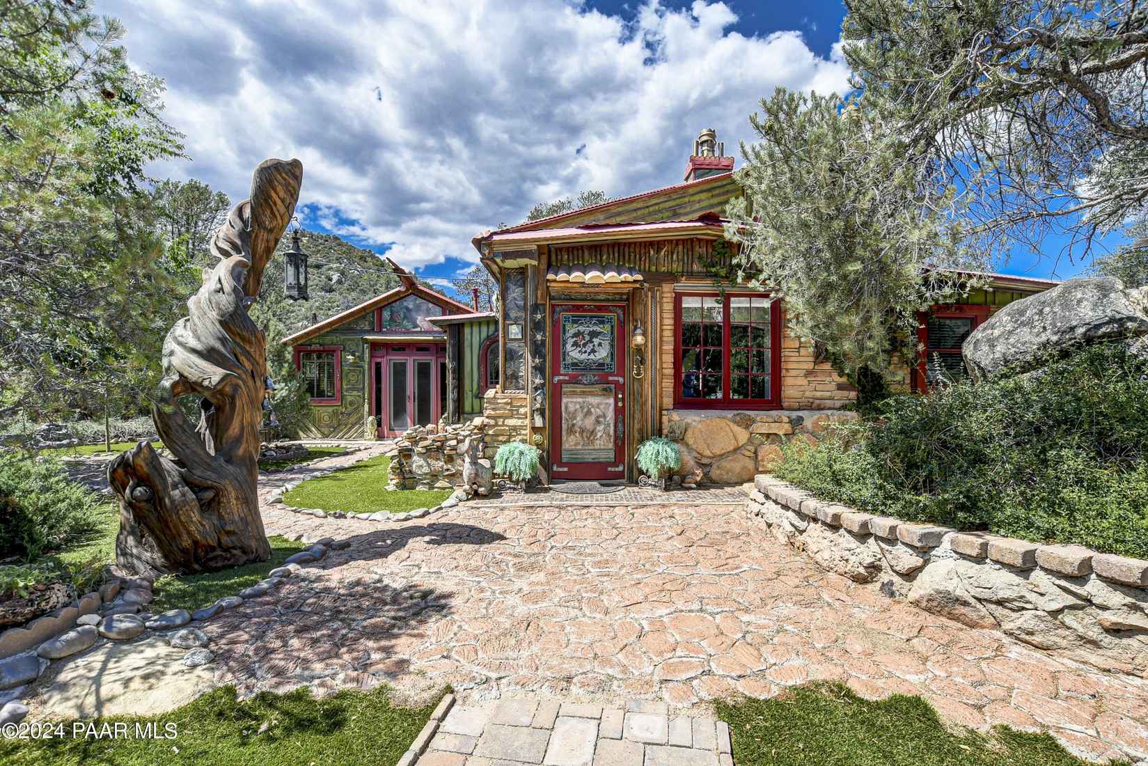 2001 W Thumb Butte Rd  