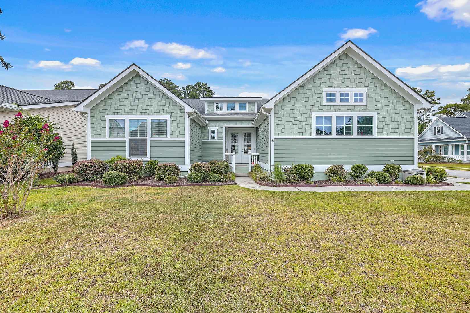 100 Riviera Dr  