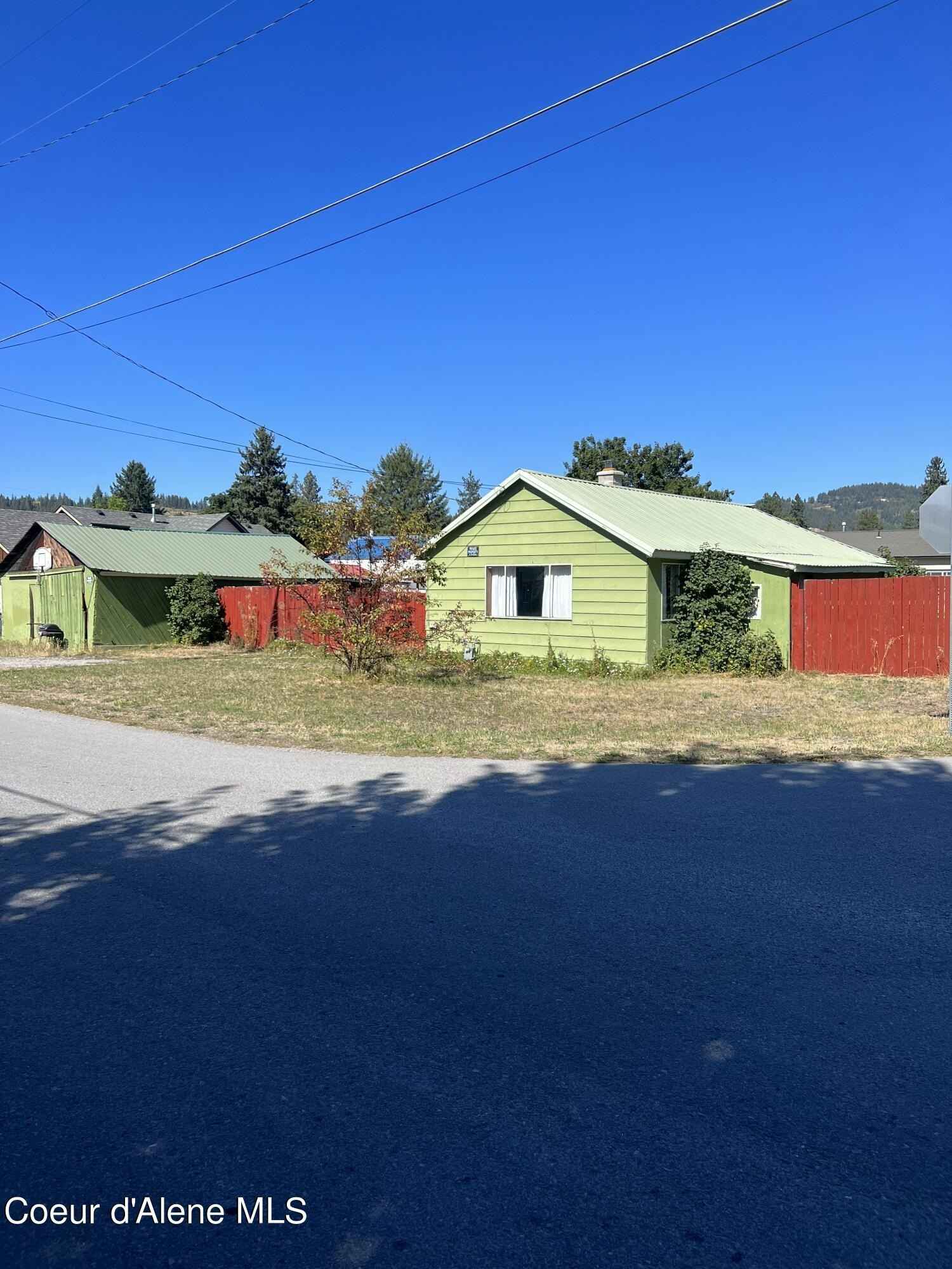 208 Maple Ave  