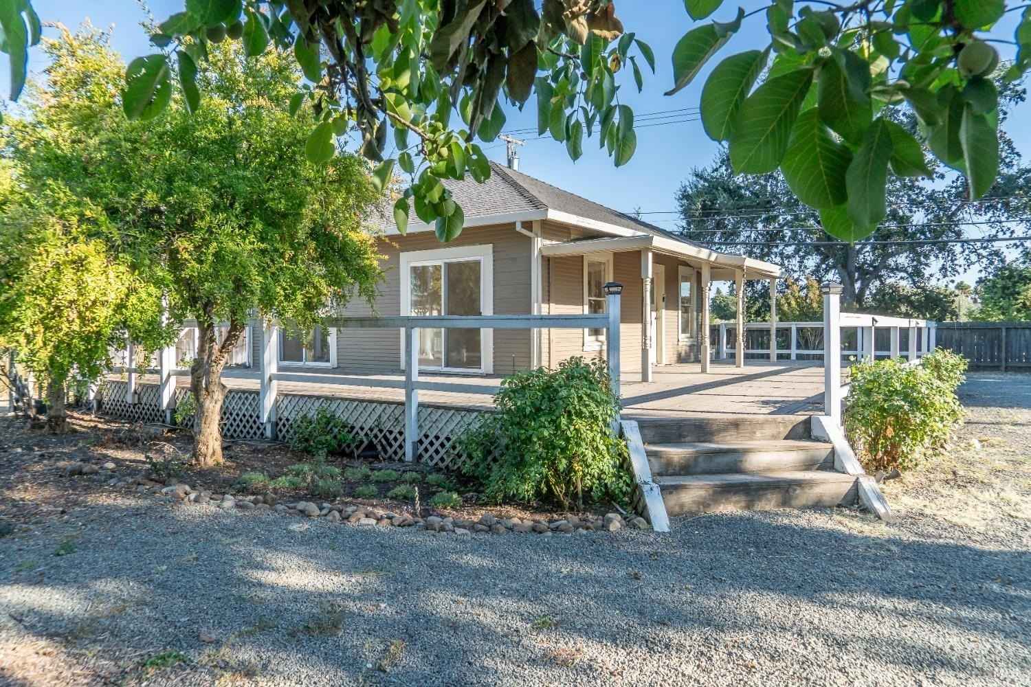 21196 21198 Broadway  