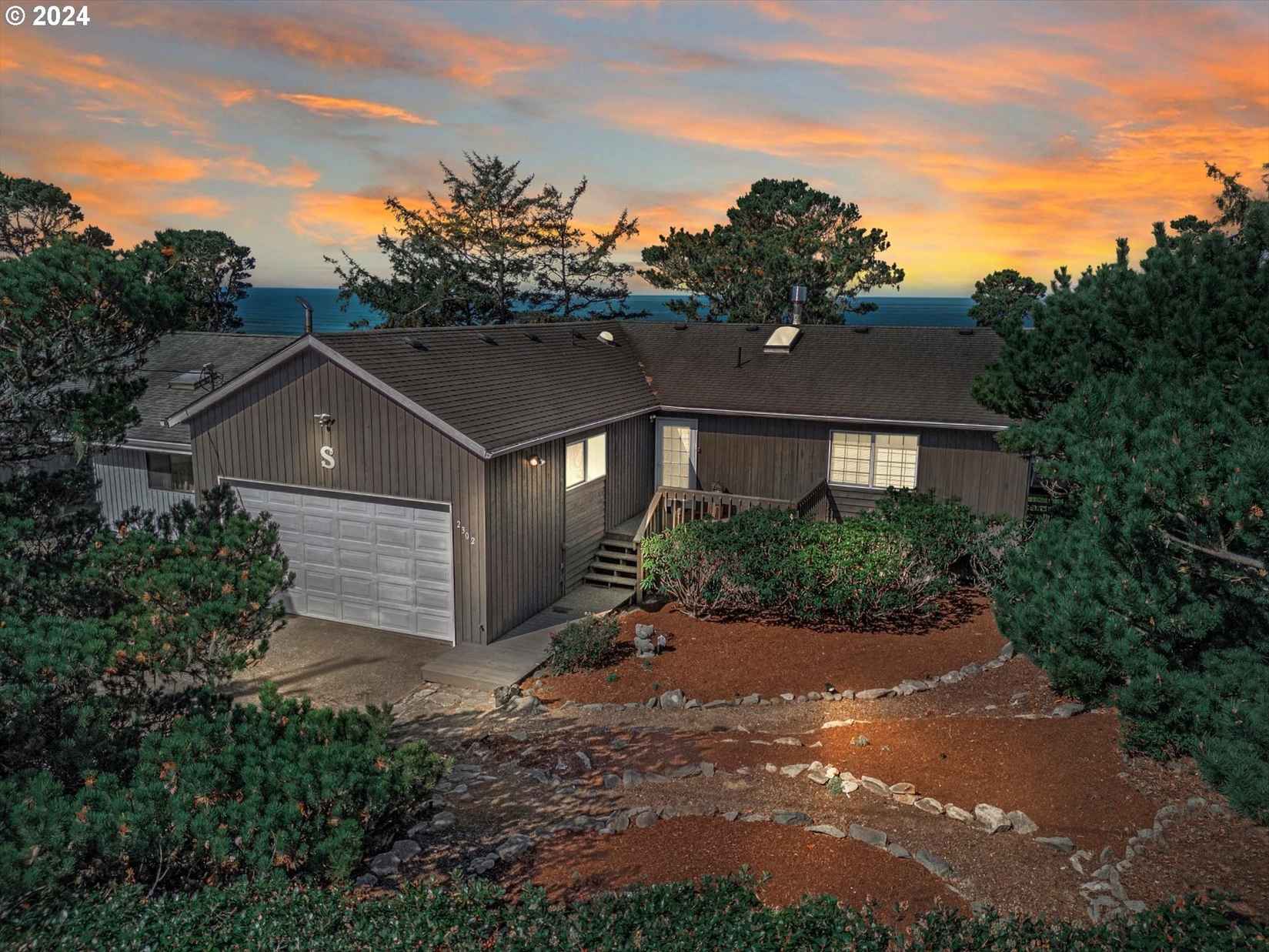 2302 NW Bayshore Loop  