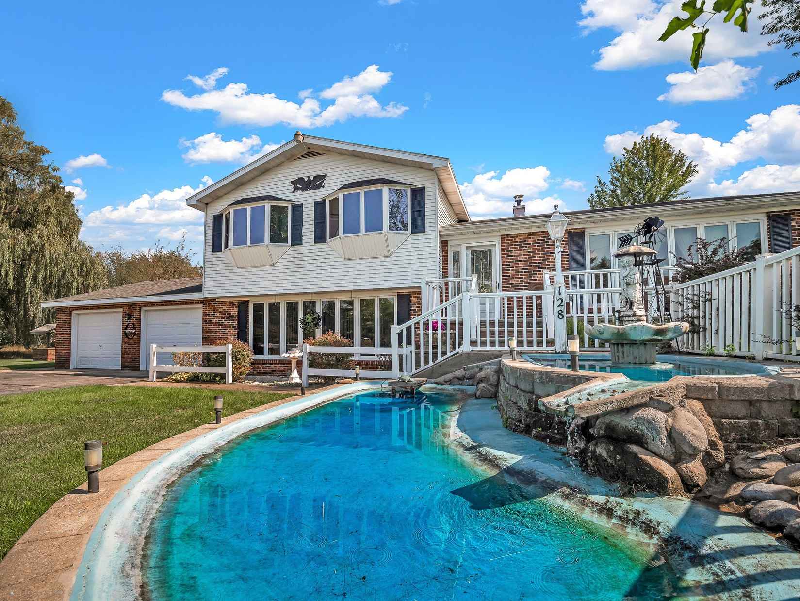 128 S Quarterline Rd  