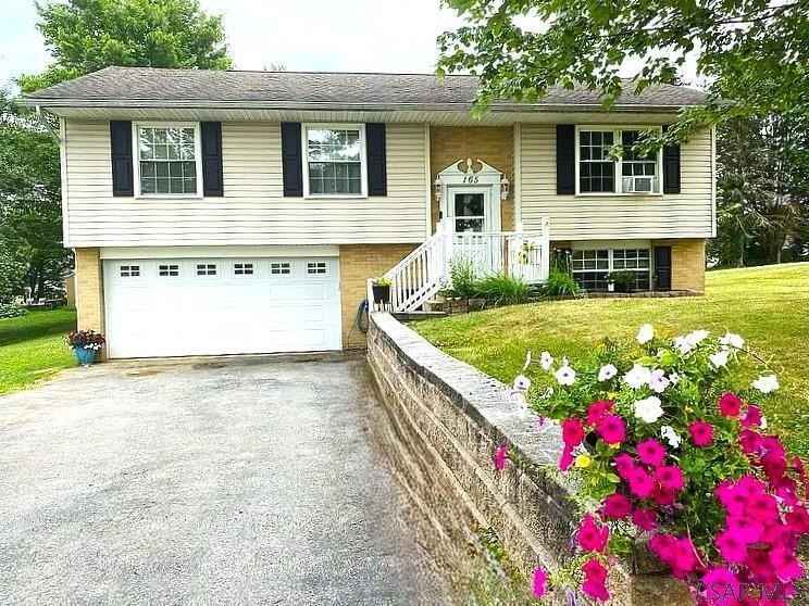 165 Hickory Dr  