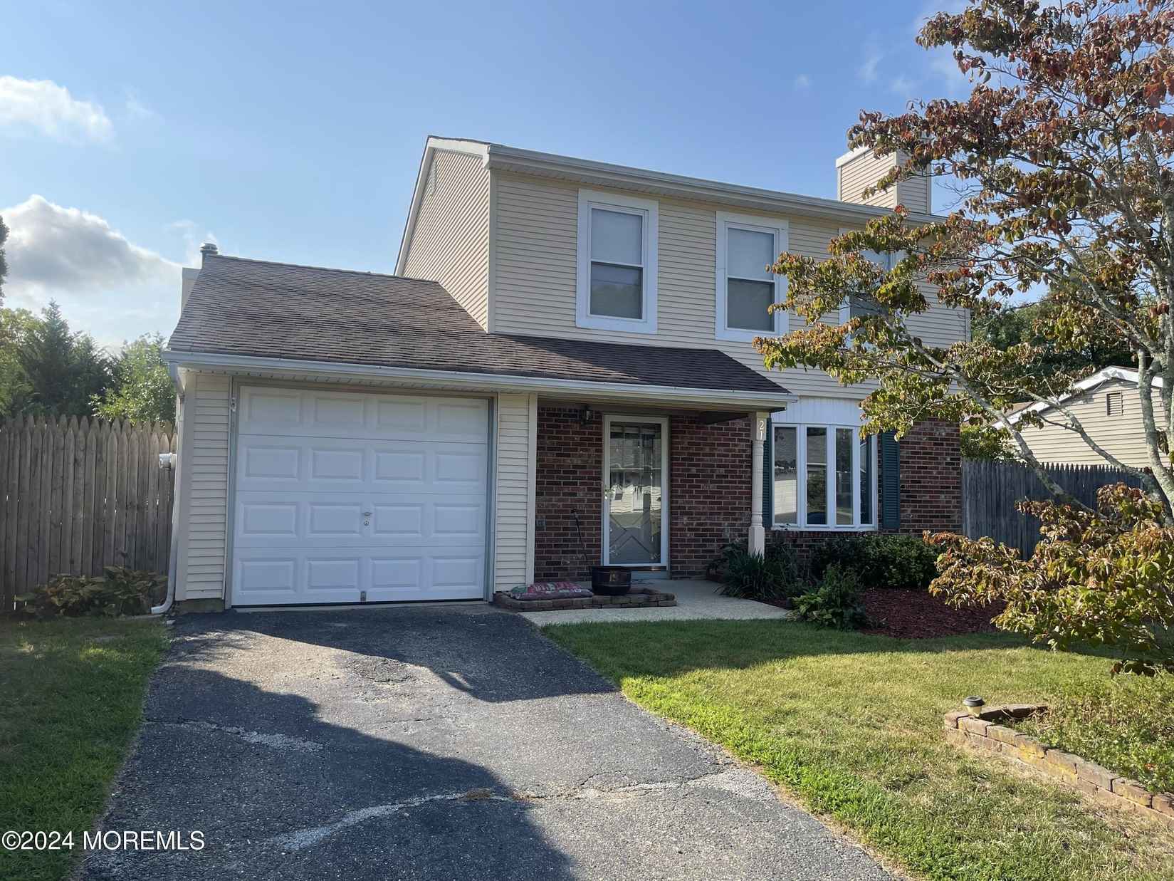 21 Windward Dr  