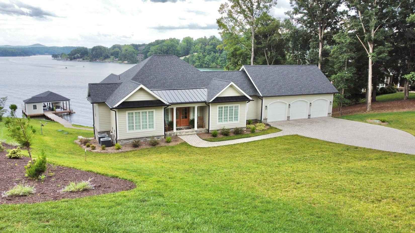 1115 Oakshire LN  