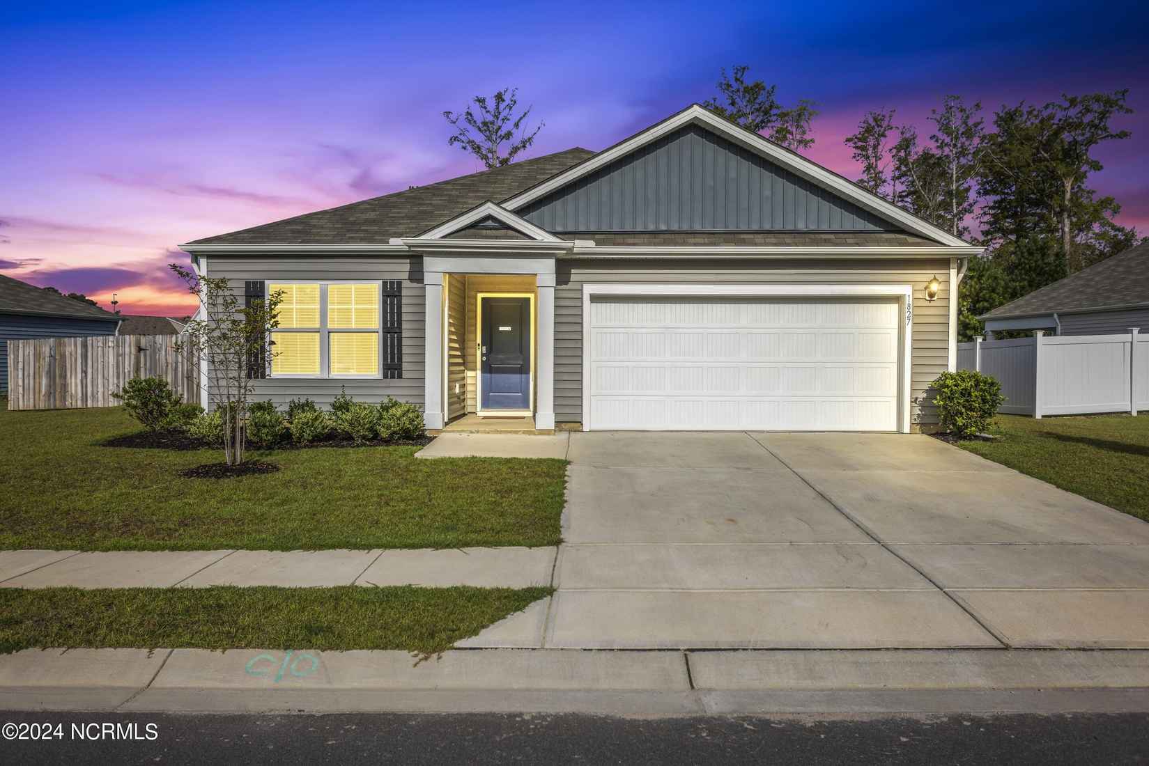 1827 Black Falcon Ln  