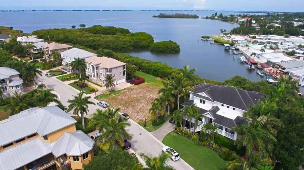 7008 Hawks Hbr Cir  