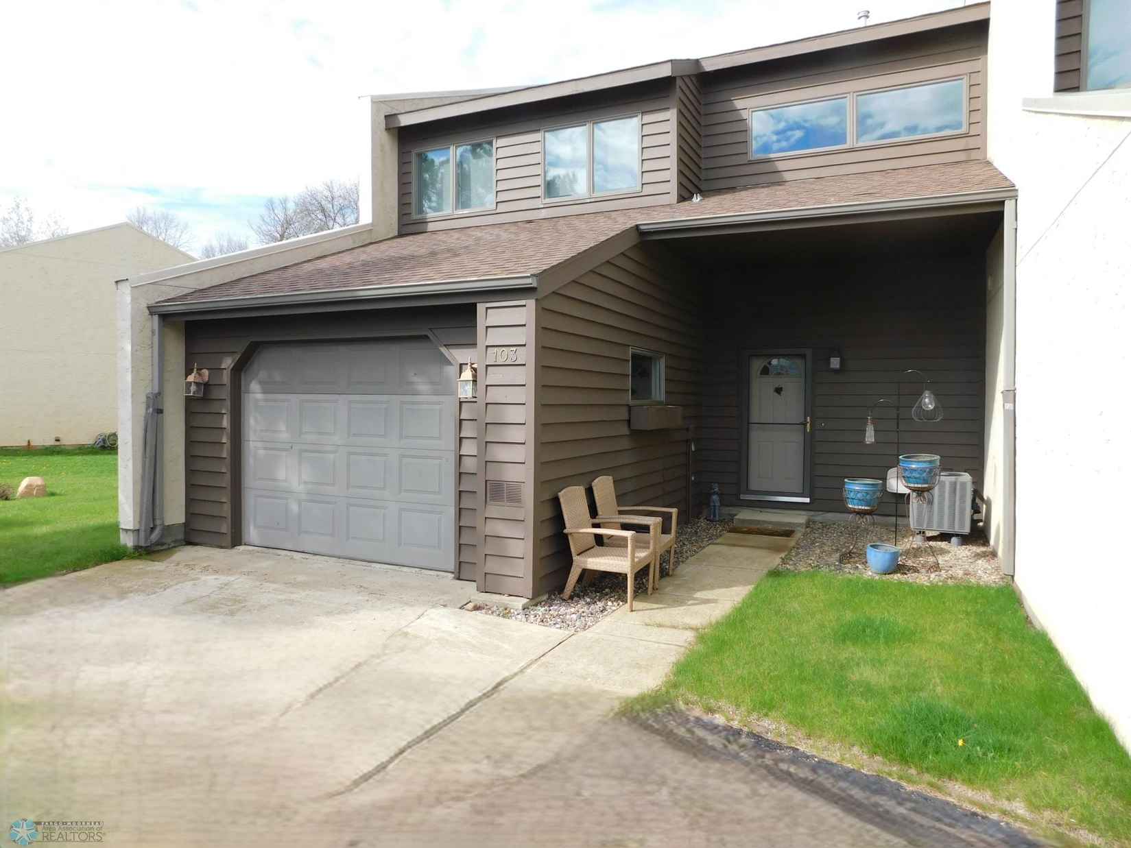42710 56 Hwy 103  