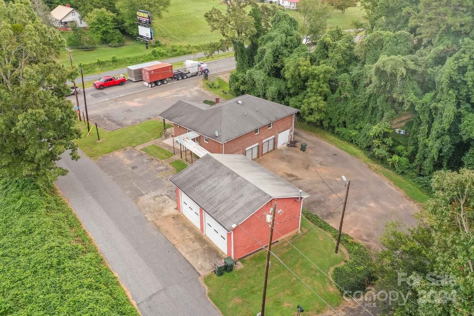 561 Railroad Ave  