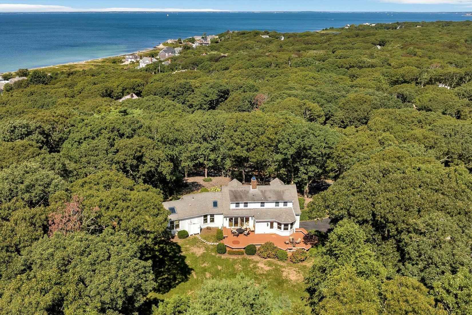 6 LAMBERT LN  
