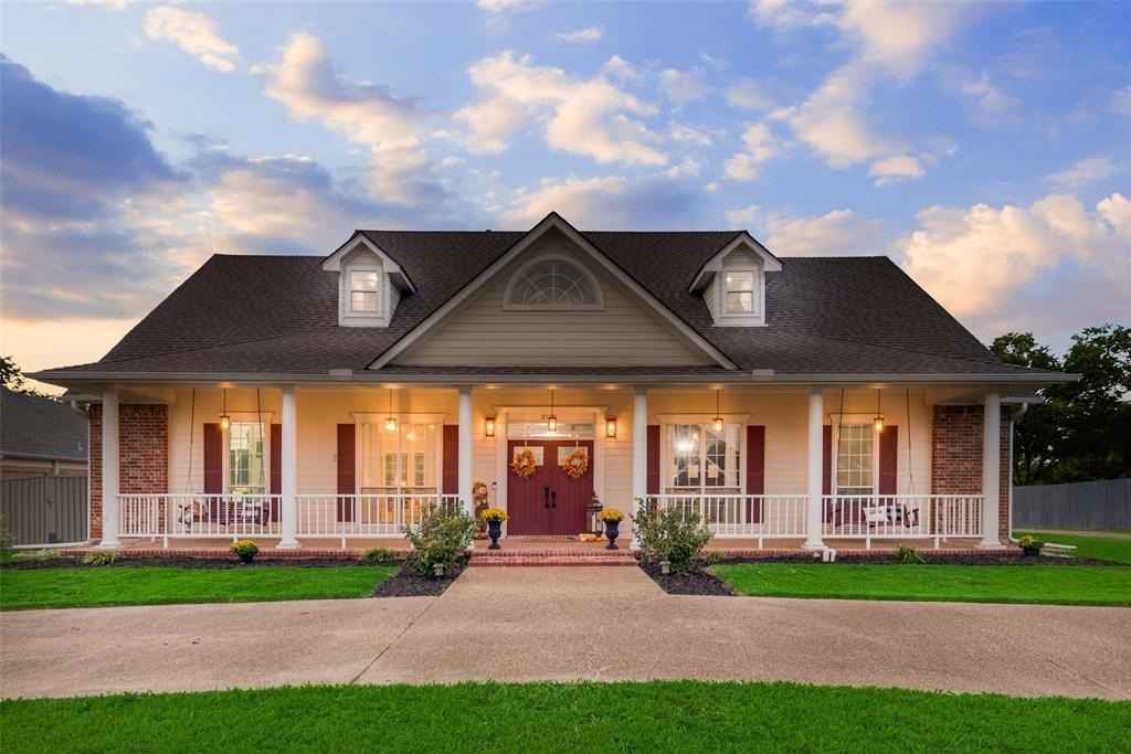 2100 Lakeridge Cir  