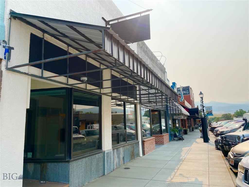 207 S Main St  