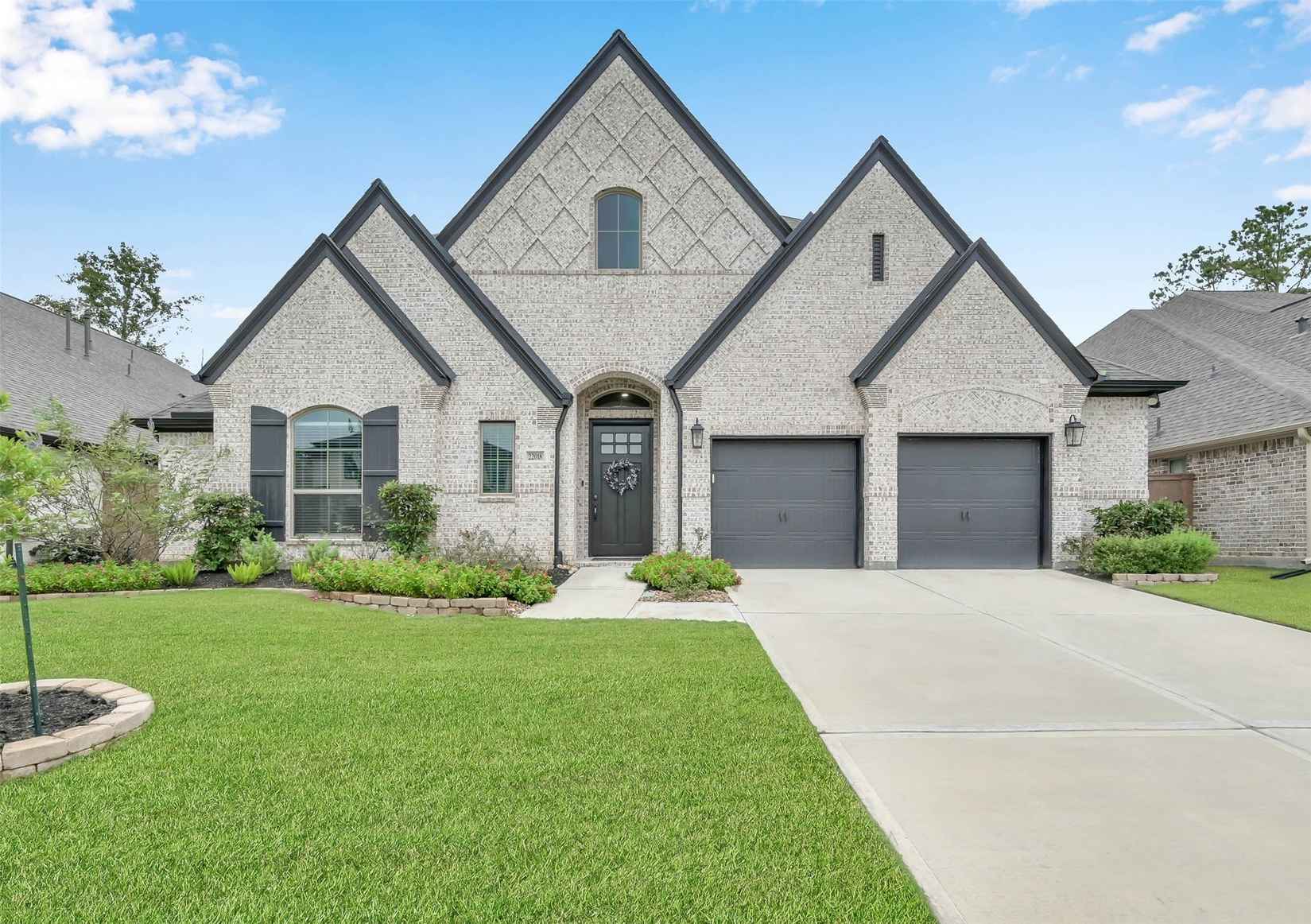 22018 Breakwater Ln  